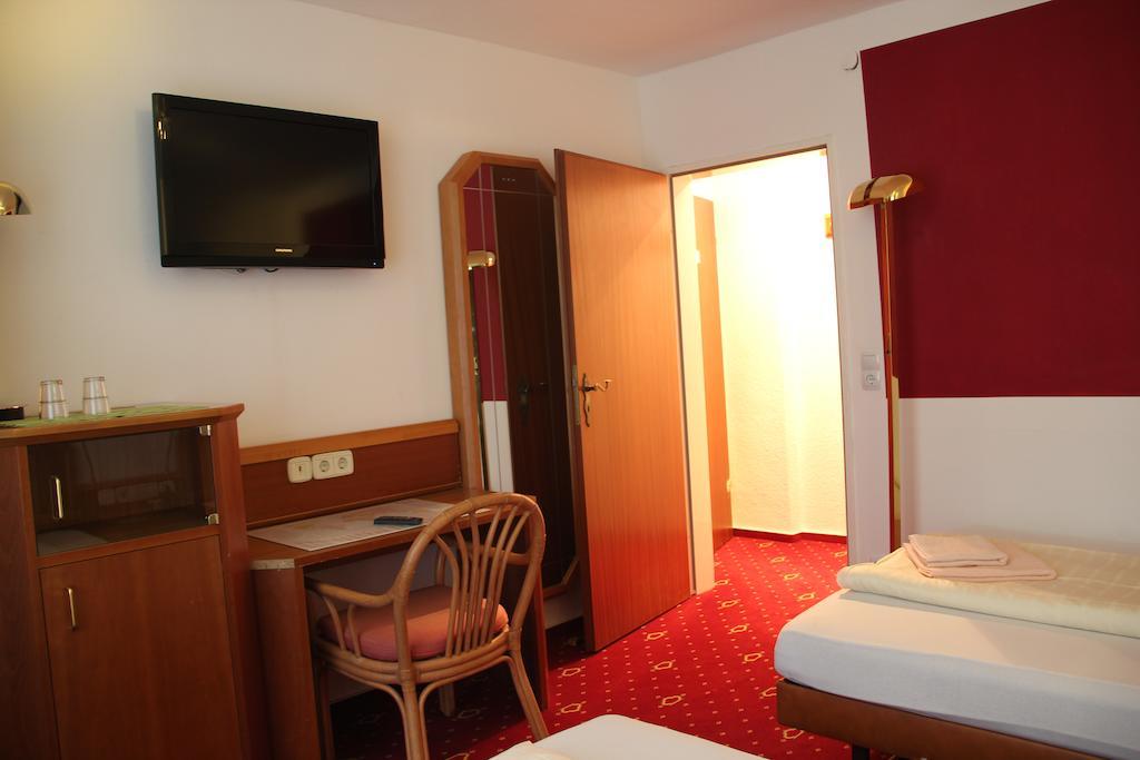 Wali'S Hotel Білефельд Екстер'єр фото