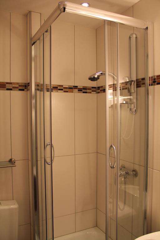 Wali'S Hotel Білефельд Номер фото