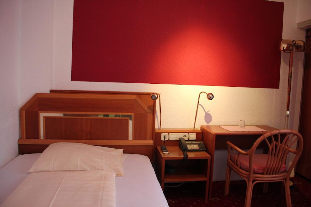Wali'S Hotel Білефельд Номер фото