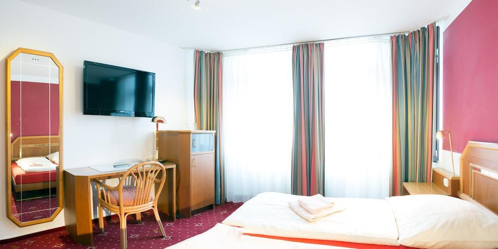 Wali'S Hotel Білефельд Екстер'єр фото
