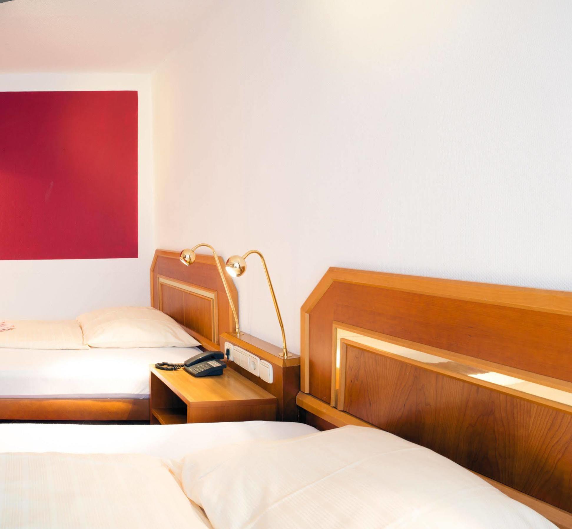 Wali'S Hotel Білефельд Екстер'єр фото