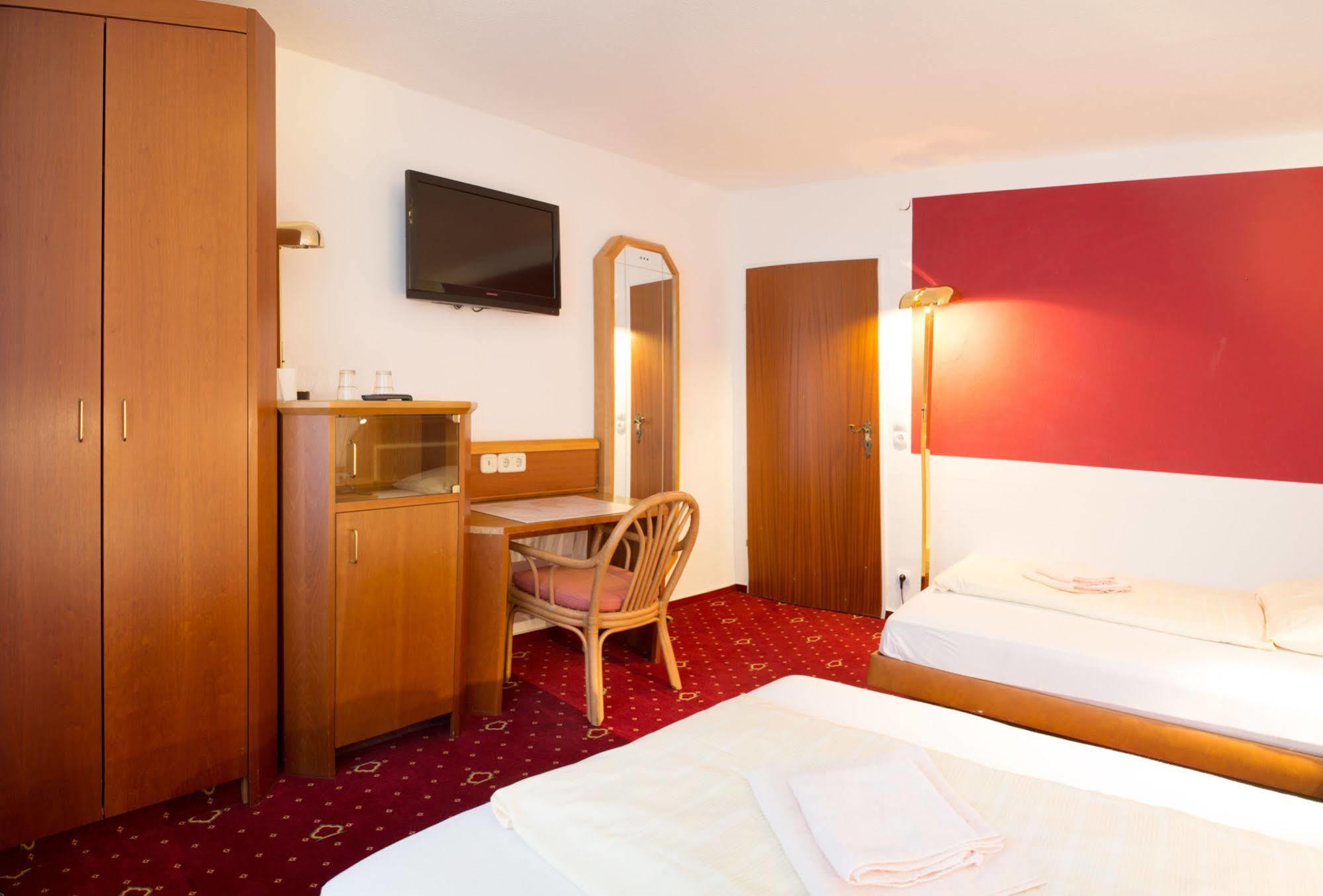 Wali'S Hotel Білефельд Екстер'єр фото